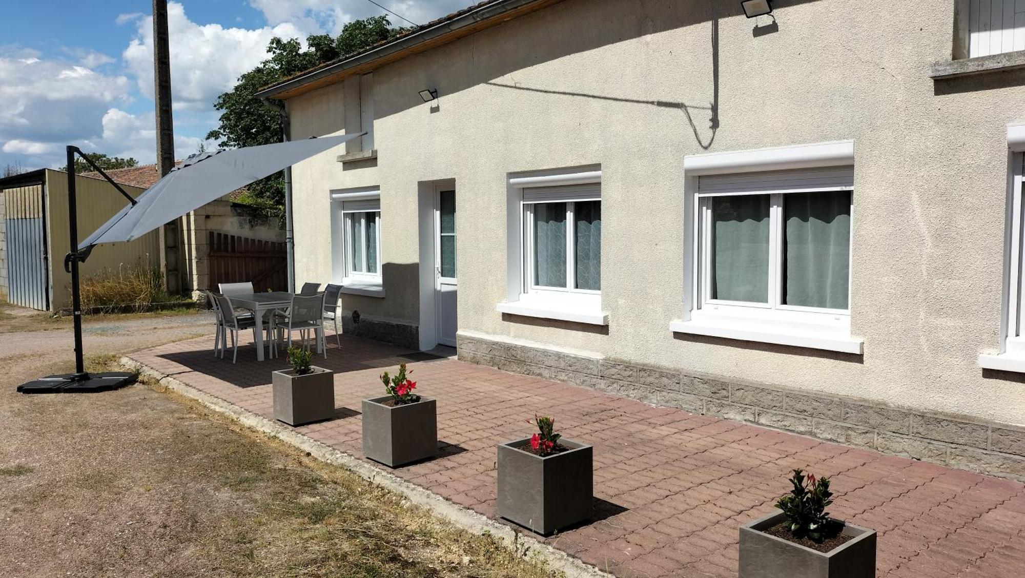 Le P'Tit Quebecois Vila Les-Trois-Moutiers Exterior foto
